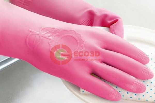 Tại sao cao su thường được sử dụng để làm găng tay bảo hộ?