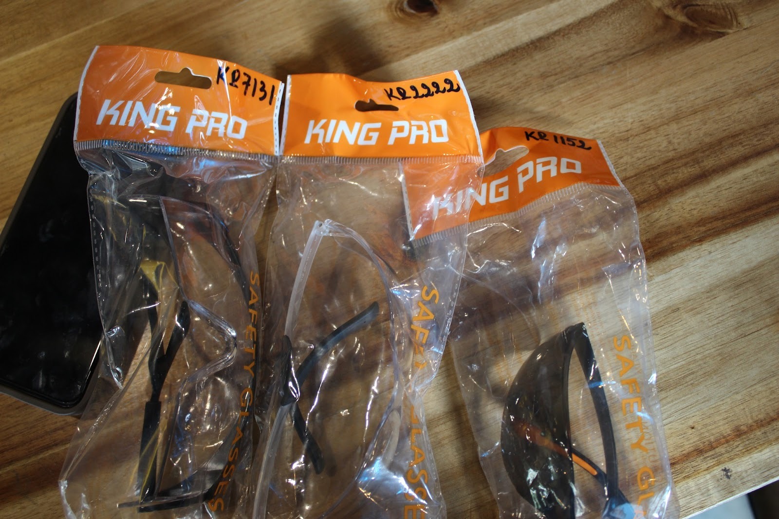 C&oacute; thể l&agrave; h&igrave;nh ảnh về k&iacute;nh mắt v&agrave; văn bản