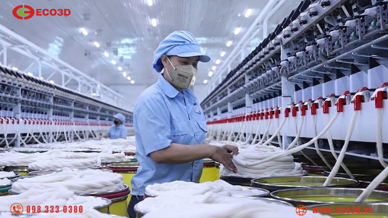 V&igrave; sao nhiều c&ocirc;ng nh&acirc;n chuyển từ quai tai sang khẩu trang đeo qua đầu?