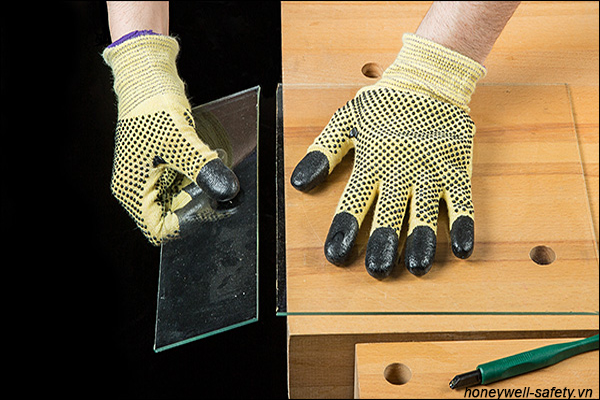Bảo vệ bàn tay khỏi vật sắc nhọn bằng găng tay chống cắt Honeywell